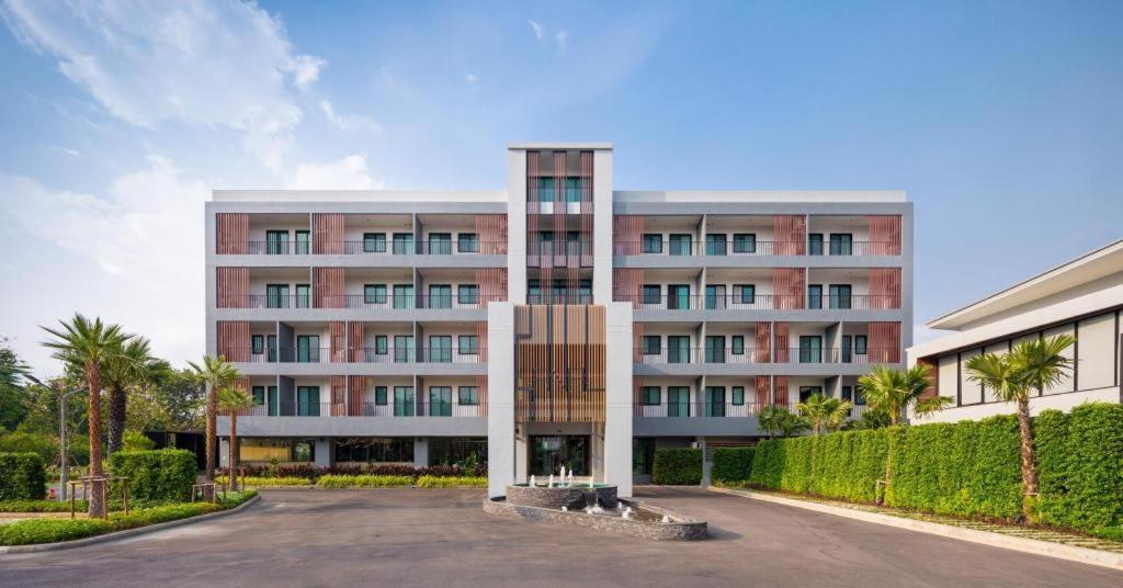 The Canal 304 Si Maha Phot Экстерьер фото